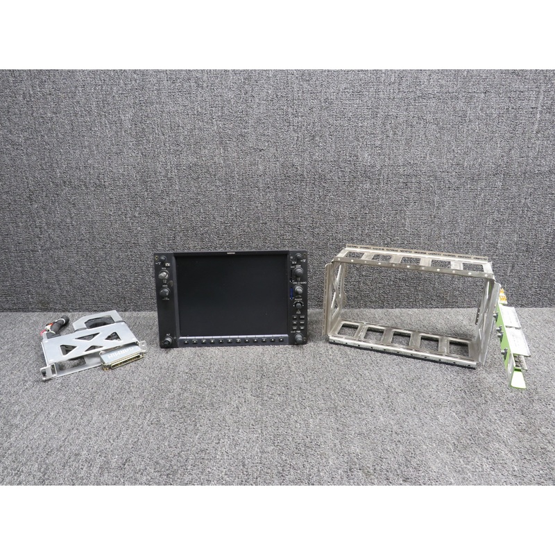 011-00972-10 Garmin GDU-1040 Main Display Unit with Harness, Rack, Cards (Small Cracks)