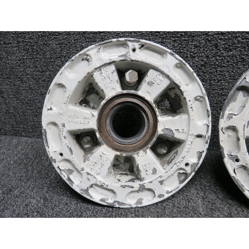 D-30500 (Alt: 040-30500) McCauley Nose Wheel Assembly (5.00-5)