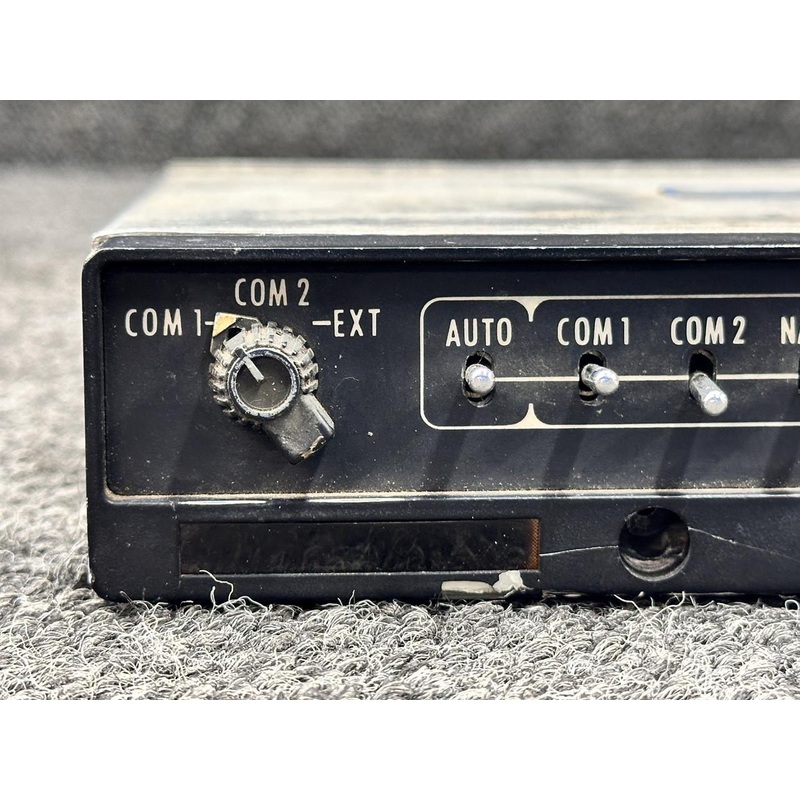 066-1024-03 King Radio KMA-20 Marker Beacon Receiver Isolation Amplifier Radio