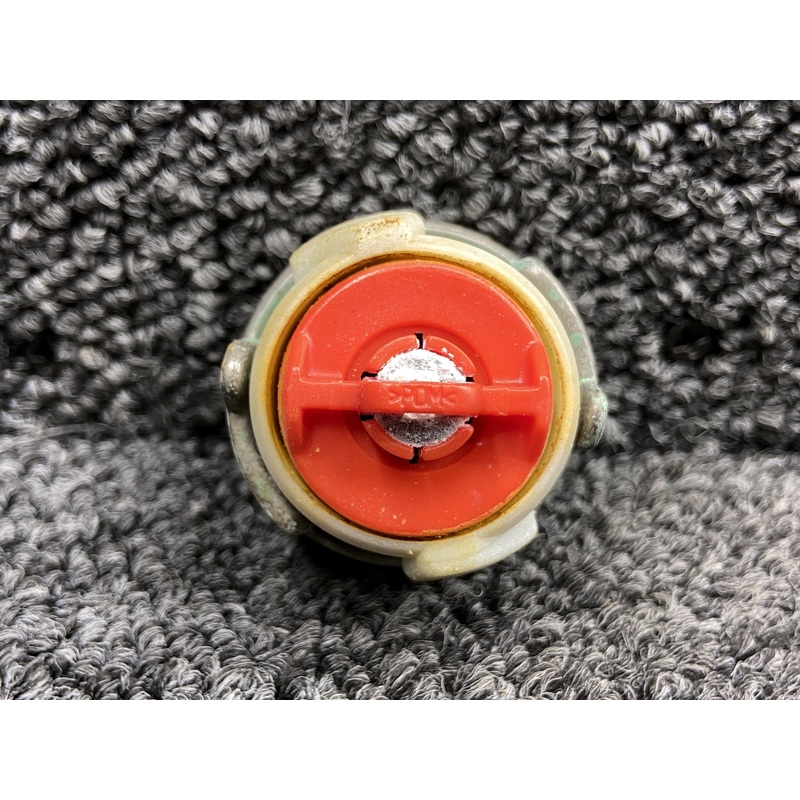18052-202 Cirrus SR22T De-Ice Tank Filler Cap (Minus Key)