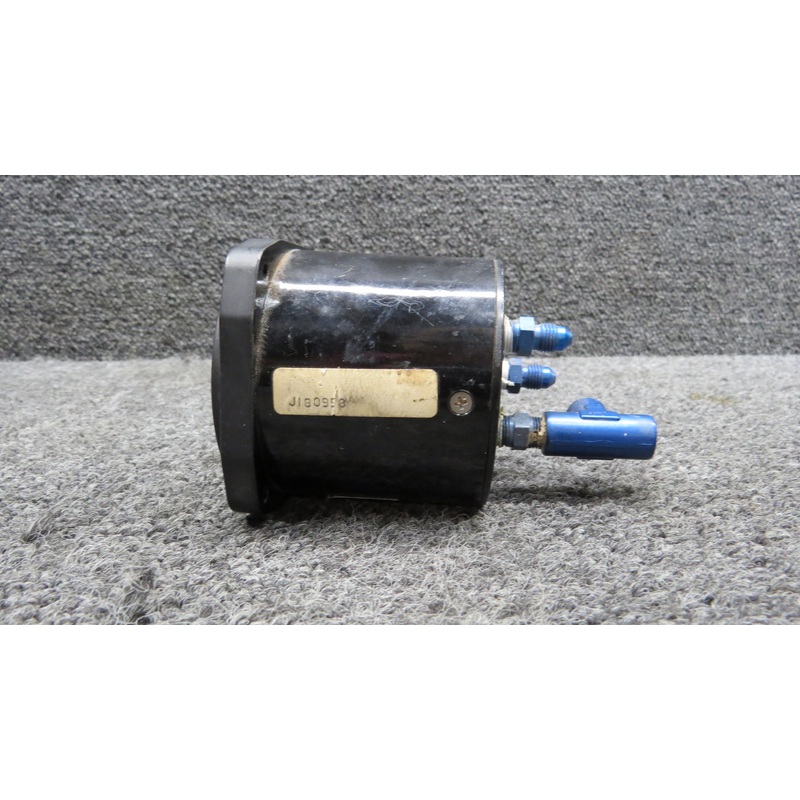 6331 (Alt: C662037-0203) United Dual Manifold-Fuel Pressure Indicator (Code: H.73)