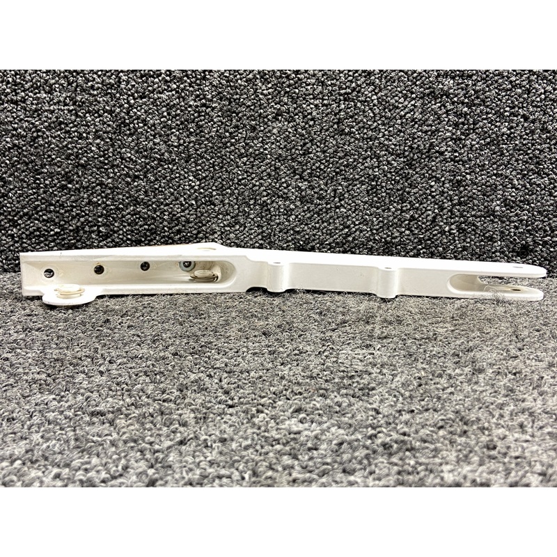 28955-001 Cirrus SR22T Center Flap Hinge LH or RH