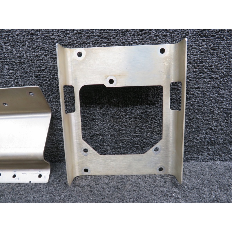 047-5866-01 King Radio Autopilot Mounting Brackets with Hardware