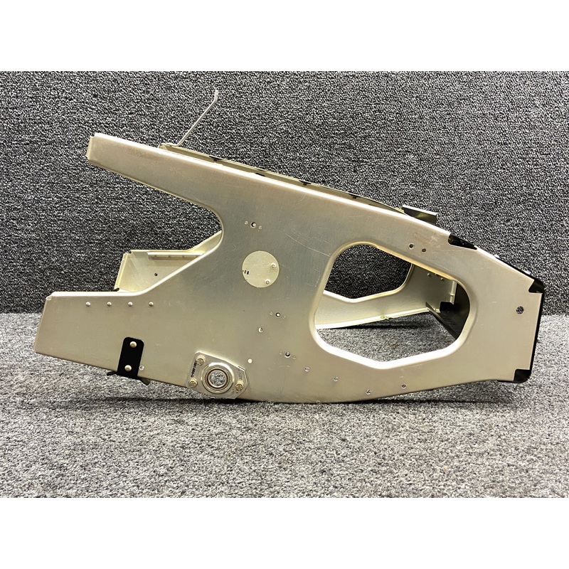 19207-001, 19205-001 Cirrus SR22T Instrument Bolster Panel Assy RH w Supports