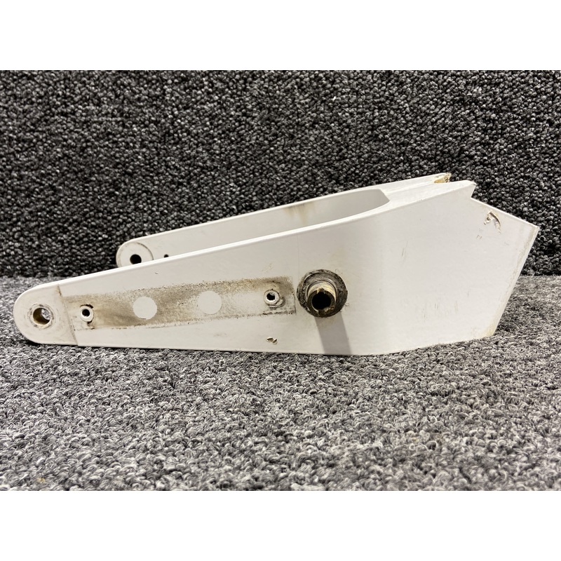 11638-004 Cirrus SR22T Nose Gear Fork Assembly (Damaged Bushing)
