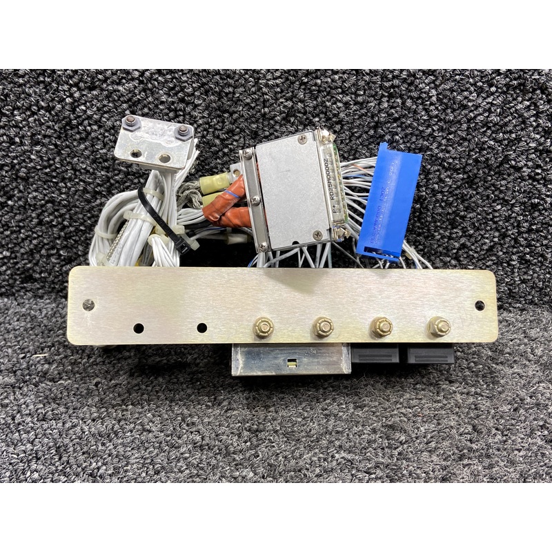 29409-001 (Use: 29409-002) Cirrus SR22T Flap Relay Panel Assy w Connectors (24V)