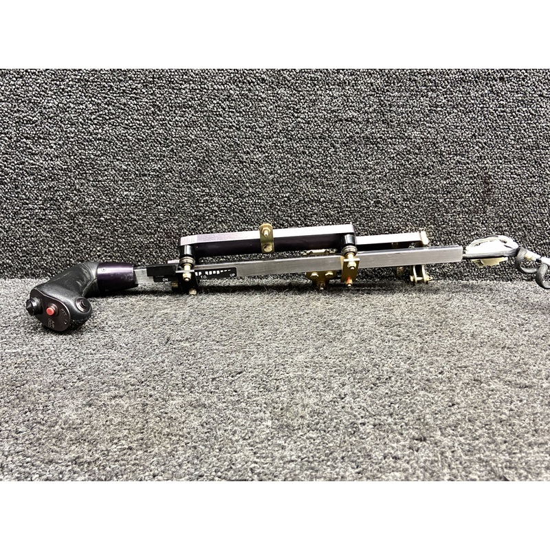 14934-003, 13975-003 Cirrus SR22T Control Yoke Assy LH w Mount & Tube