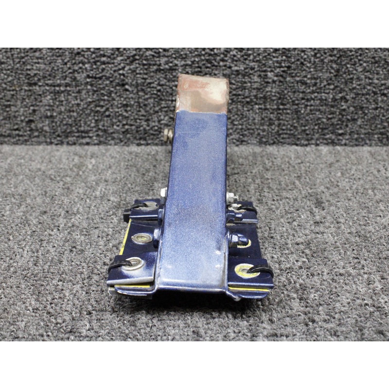 27-55014-017 Swearingen SA-226T Nose Gear Door Hinge Center RH