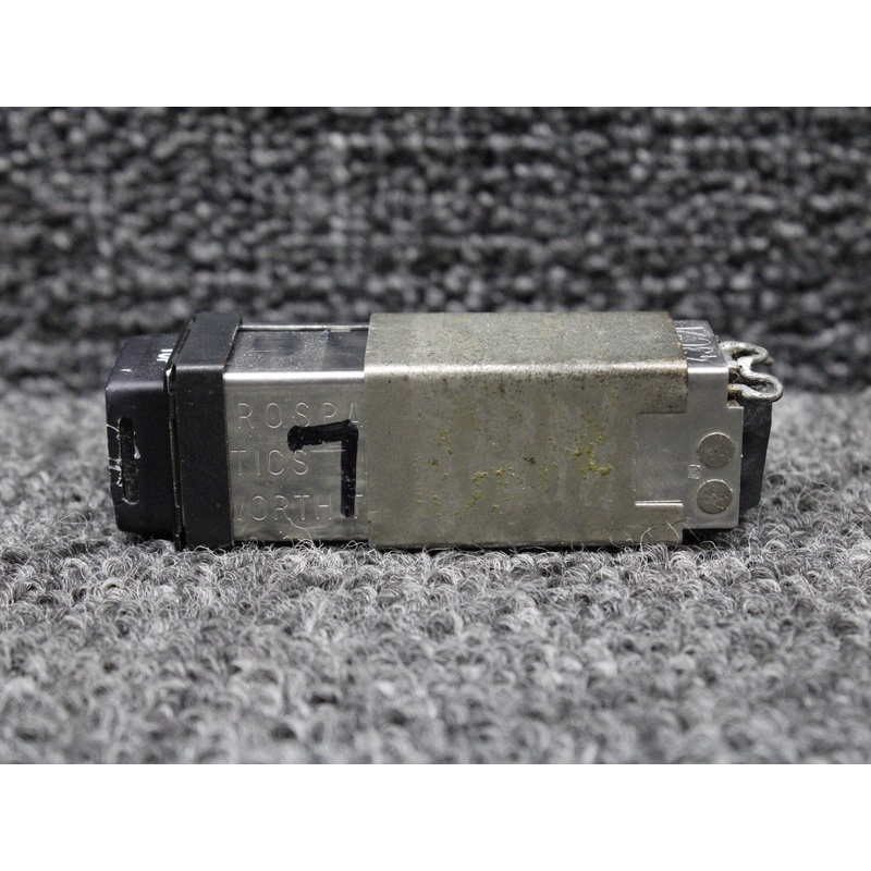 99-230-6H1-2173 Swearingen SA-226T Annunciator Switch (Bypass Open)