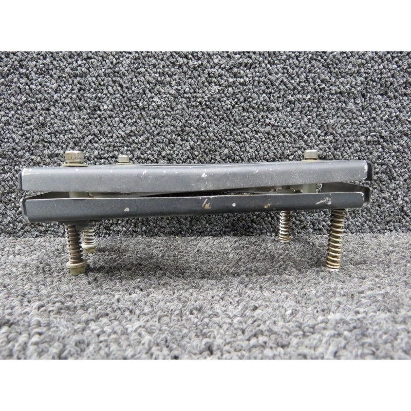 RD-4003-L, RD-4002-L Swearingen SA-226T Wing Ice Detection Light Bracket LH