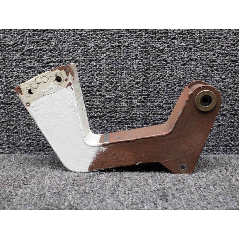 27-55001-133 Swearingen SA-226T Main Gear Door Hinge Aft LH