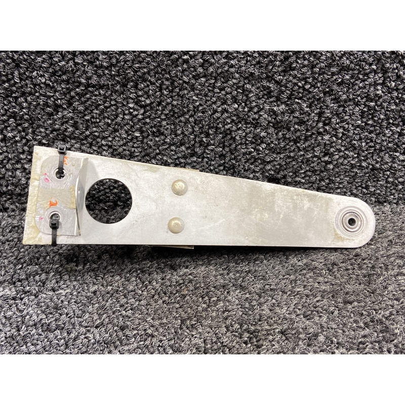 11775-002 Cirrus SR20 Outboard Aileron Hinge Assembly LH or RH