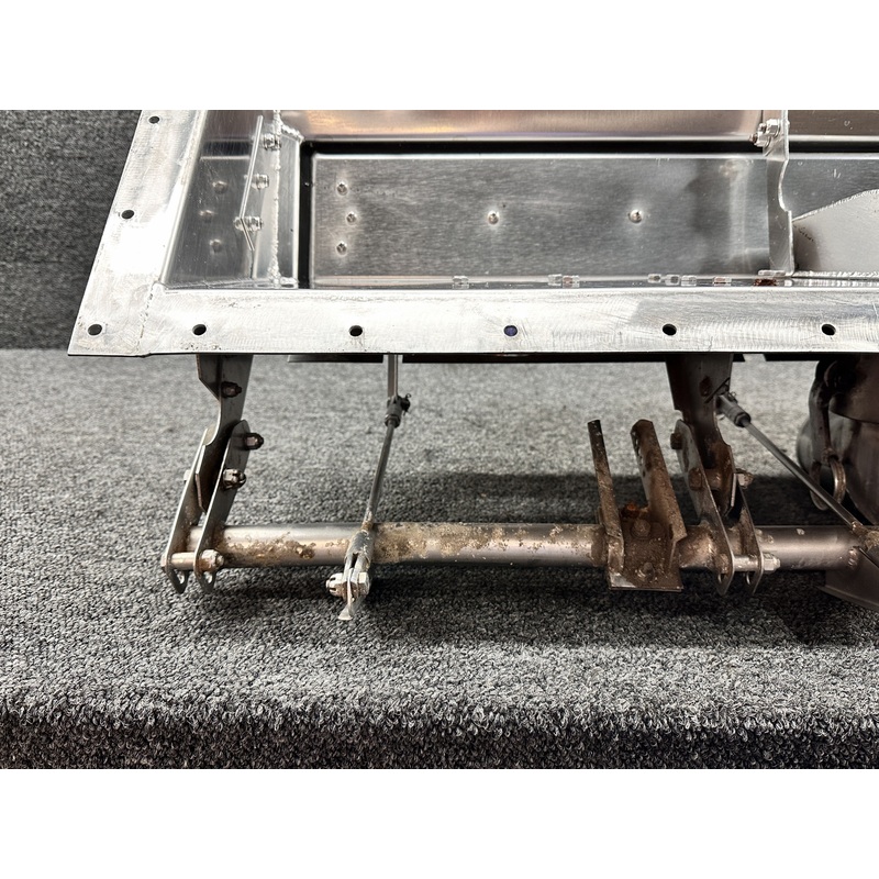 25559 Air Tractor AT-502B Hopper Gate Box Assembly (Damage)