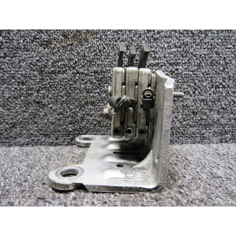 3E2011-1 BF Goodrich De-Ice Brush Block Assembly with Mount