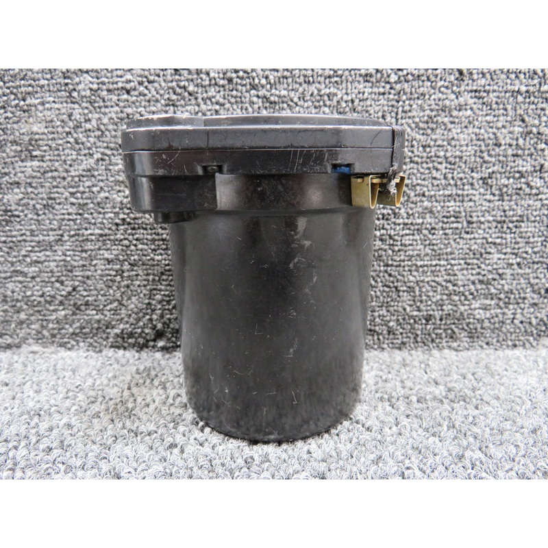 7030 United Instruments Vertical Speed Indicator (Code: C.34) (Minor Rust)