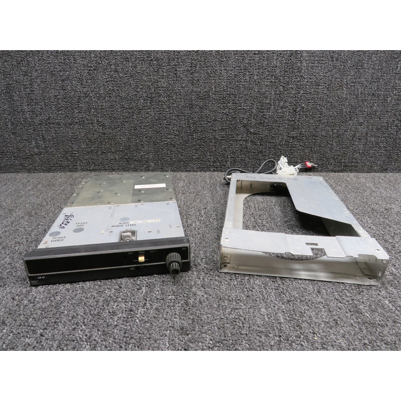 066-1088-00 Bendix King KN64 DME Unit with Tray (Volts: 14-28) (Wear)