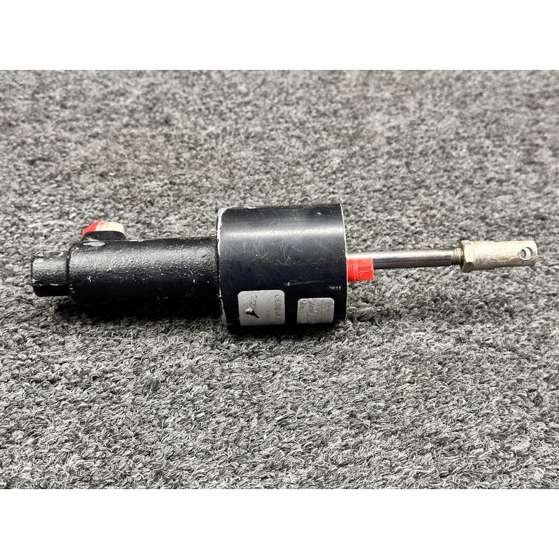 10-36 (Alt: 9910547-1) Cleveland Master Brake Cylinder LH or RH (Older Style)