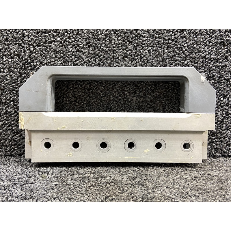 11284-002, 11283-001 Cirrus SR20 Main Gear Attach Clamp LH or RH