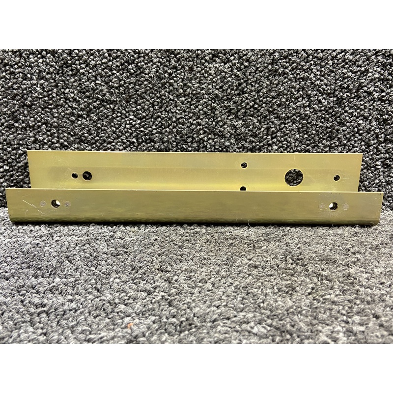 12386-001 Cirrus SR20 Marker Beacon Antenna Mounting Bracket