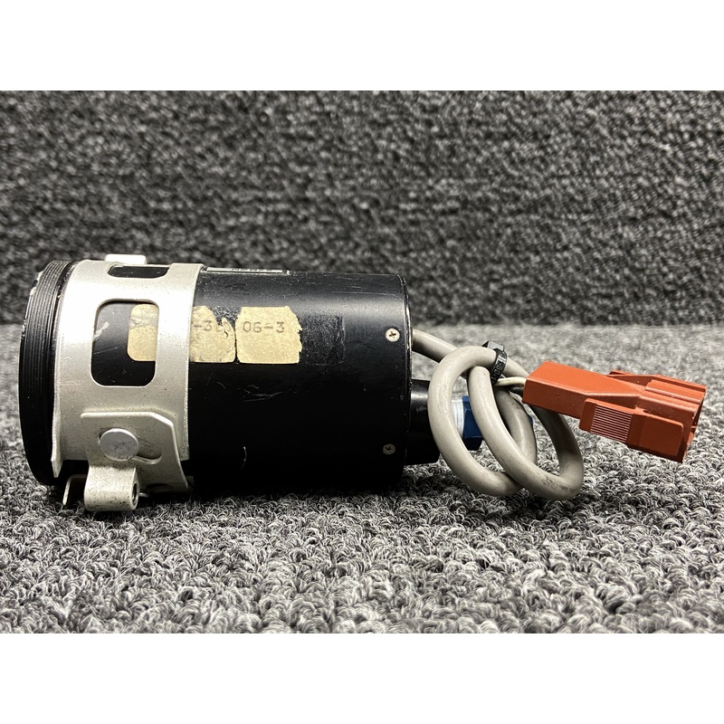6411 United Instruments Manifold Pressure Indicator with Clamp (Code: D.38)