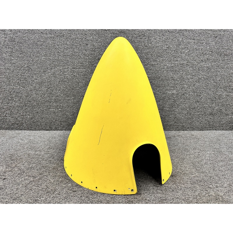 82D3434-6 Air Tractor AT-502B 3-Blade Spinner Assembly (Minor Scratches)