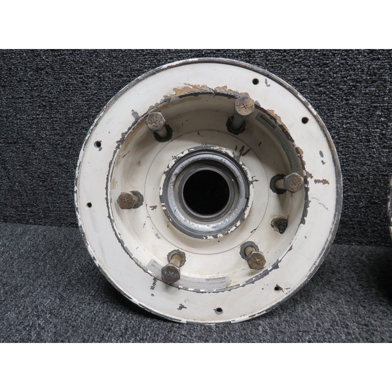 C163001-0701 (Alt: 40-142) Cessna T210R Cleveland 6.00×6 Main Gear Wheel Assembly