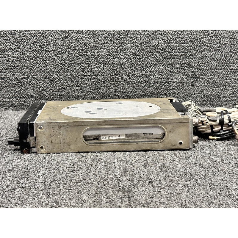 069-1025-01 King Radio KX-165 VHF Comm-Nav Receiver w Tray & Glideslope (14V)