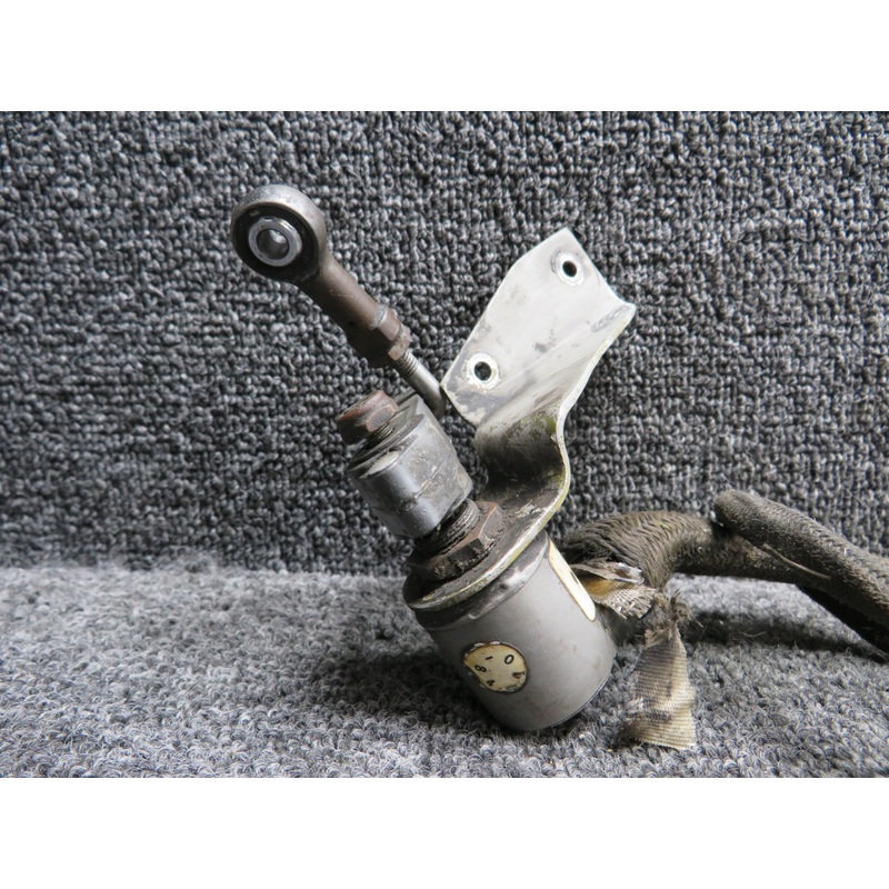 41EN45-6 Honeywell Micro Switch Assembly with Bracket (Worn)