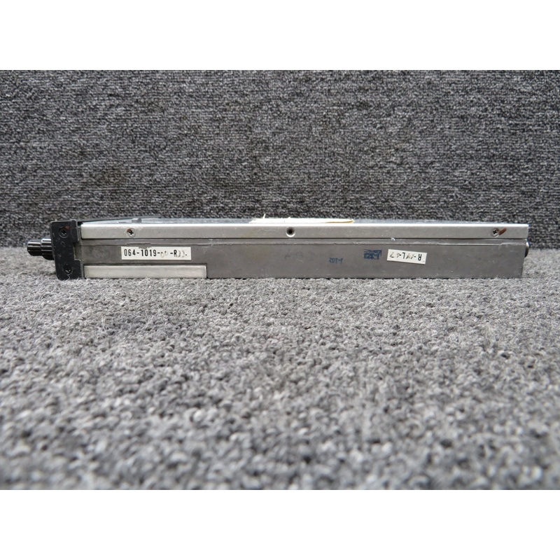 064-1019-00 King Radio KY-196 VHF Communication Transceiver w Mods (Discolored)
