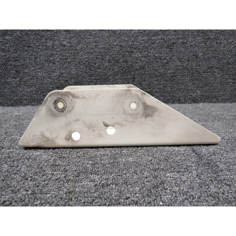 101-810016-1 Beechcraft King Air 200 Main Gear Door Actuator Support Bracket