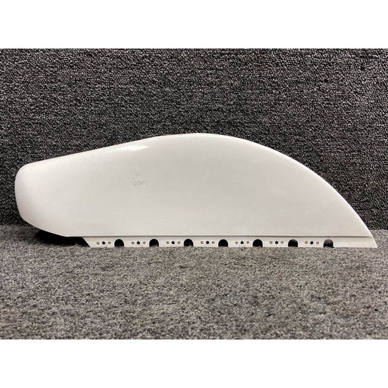 10376-002 (Use: 20917-002) Cirrus SR20 Lower Composite Rudder Cap (Damaged)