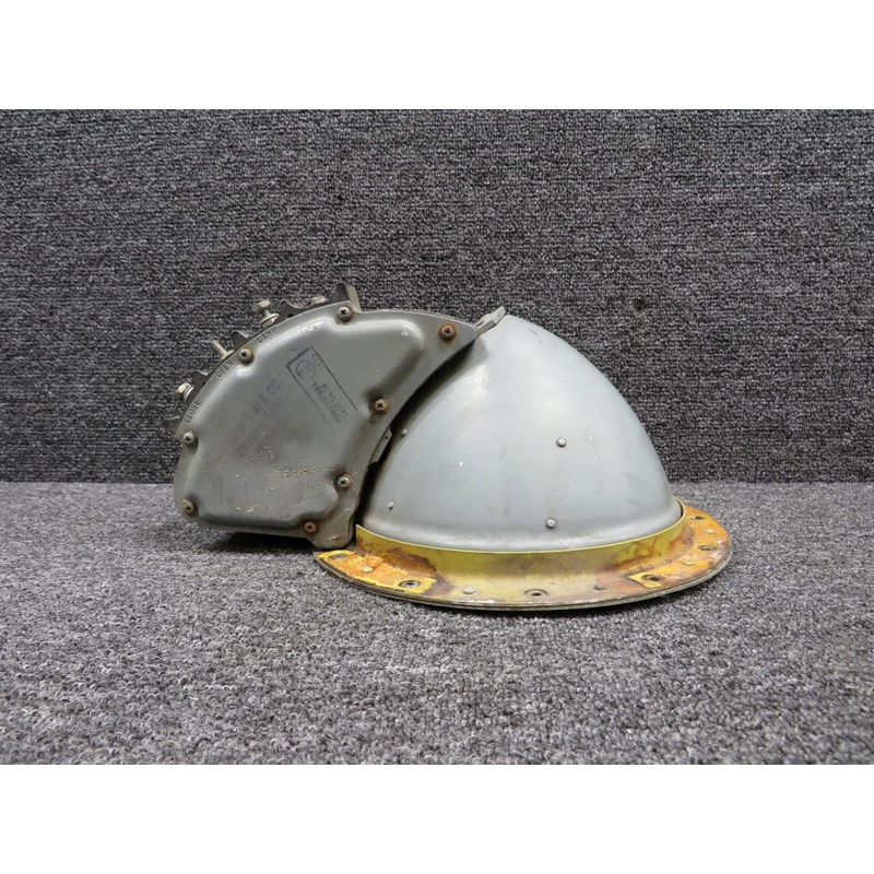 G-3600A-1 Grimes Landing Light without Power Unit (Dented Housing, Worn Paint)