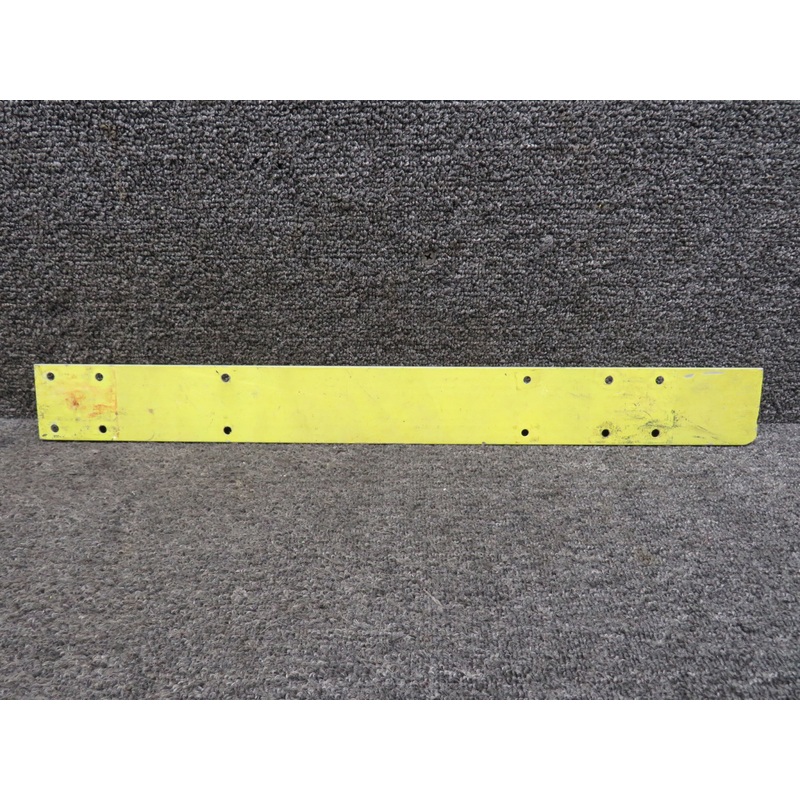 002-430021-47 Beechcraft A36 Center Seat Track