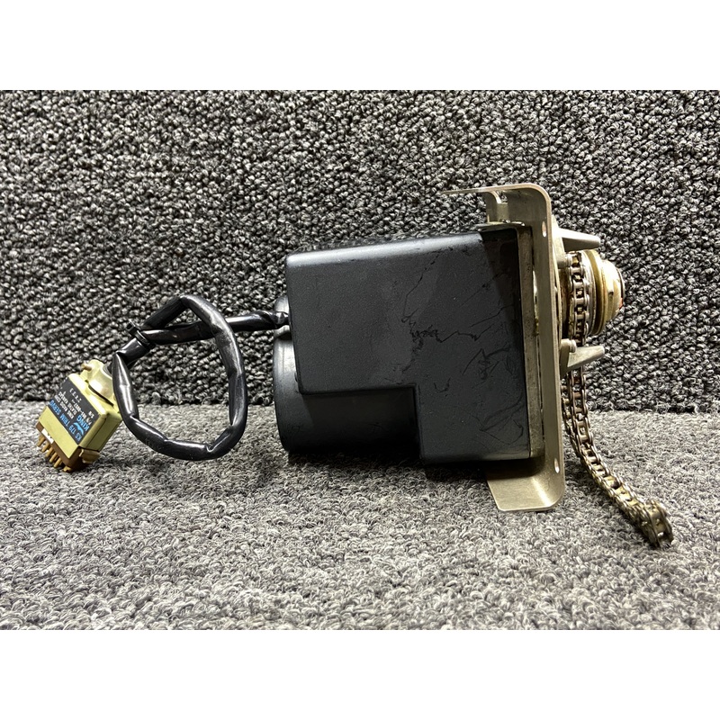 065-0052-14 King Radio KS-179 Trim Servo with Mounting Bracket & Chain (28V)