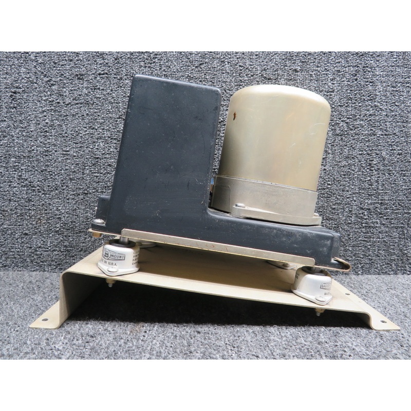 060-0015-00 King KG-102A Directional Gyro with Tray, Mounts, Bracket (14-28V)