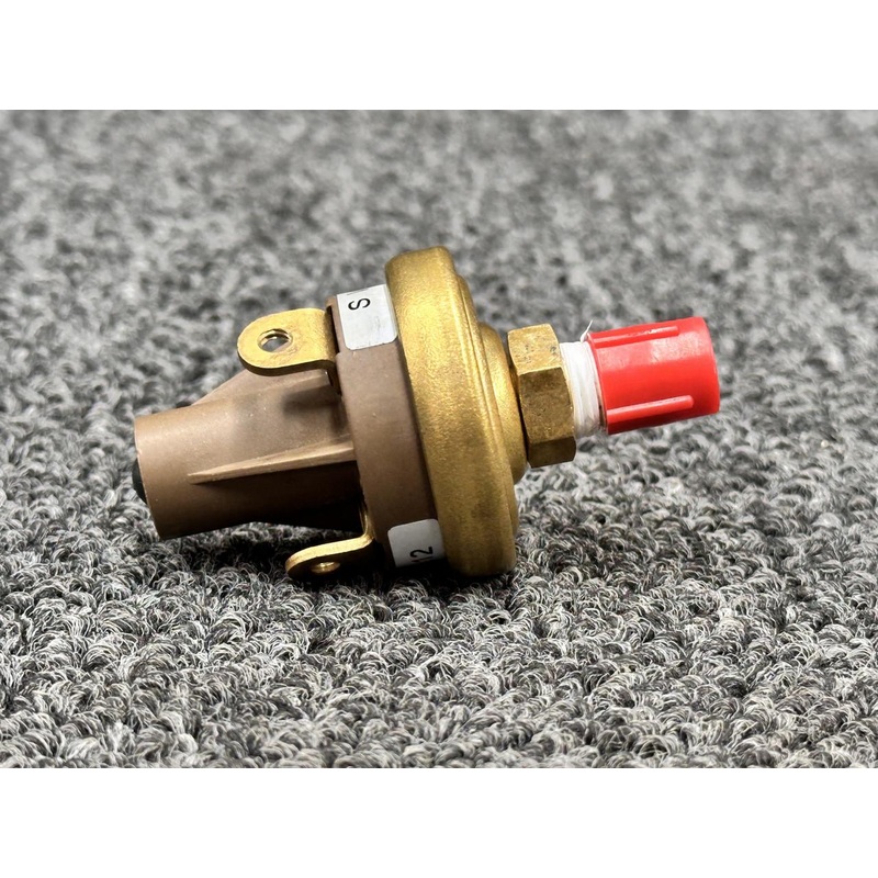 76052-15 Air Tractor AT-502B Pressure Switch