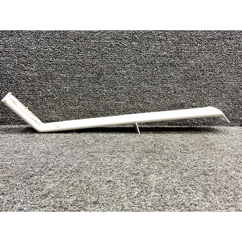 10689-002 (Use: 10689-012) Cirrus SR20 Fuselage Entry Step RH (White)