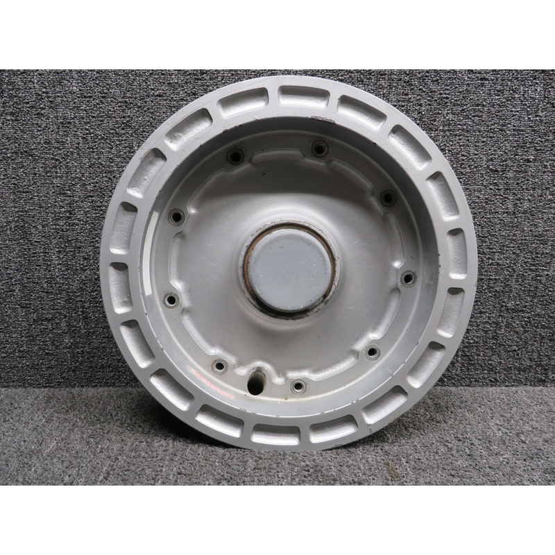 40-106 (Alt: 551-775) Piper PA-31T Cleveland Landing Gear Wheel Assembly