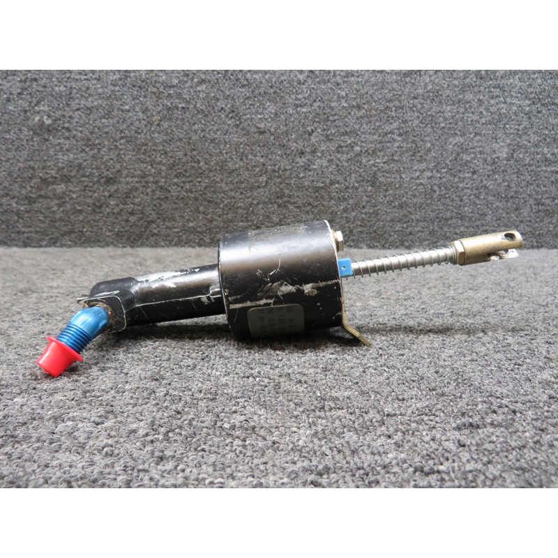 10-35 Cleveland Master Brake Cylinder (Chipped End)