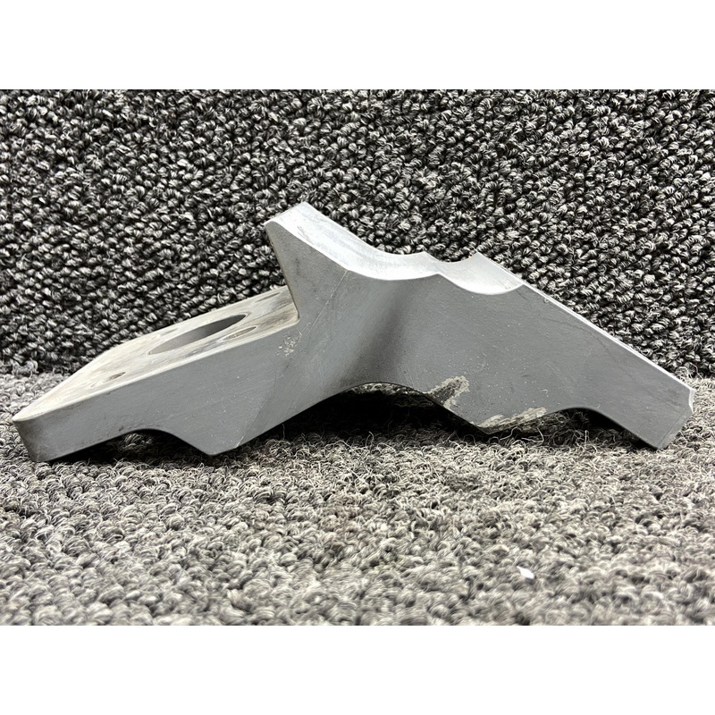 13284-001 Cirrus SR20 Main Gear Axle Fitting LH or RH (Colored)
