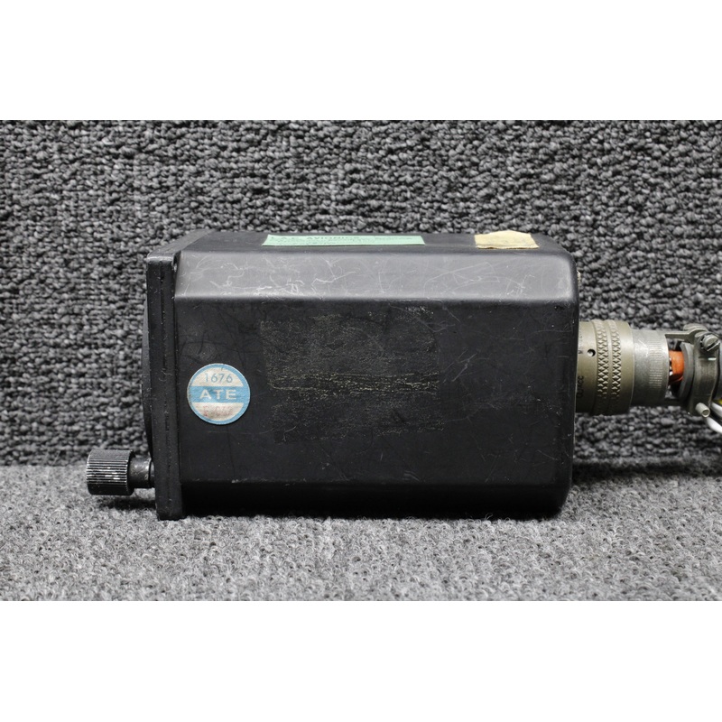 066-3011-01 King Radio KNI-520 Navigation Indicator with Mod (Broken Ear)