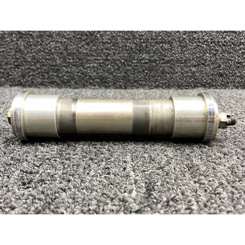 10024-003, 10033-002, 11635-001 Cirrus SR22 Nose Gear Axle w Spacers and Plugs