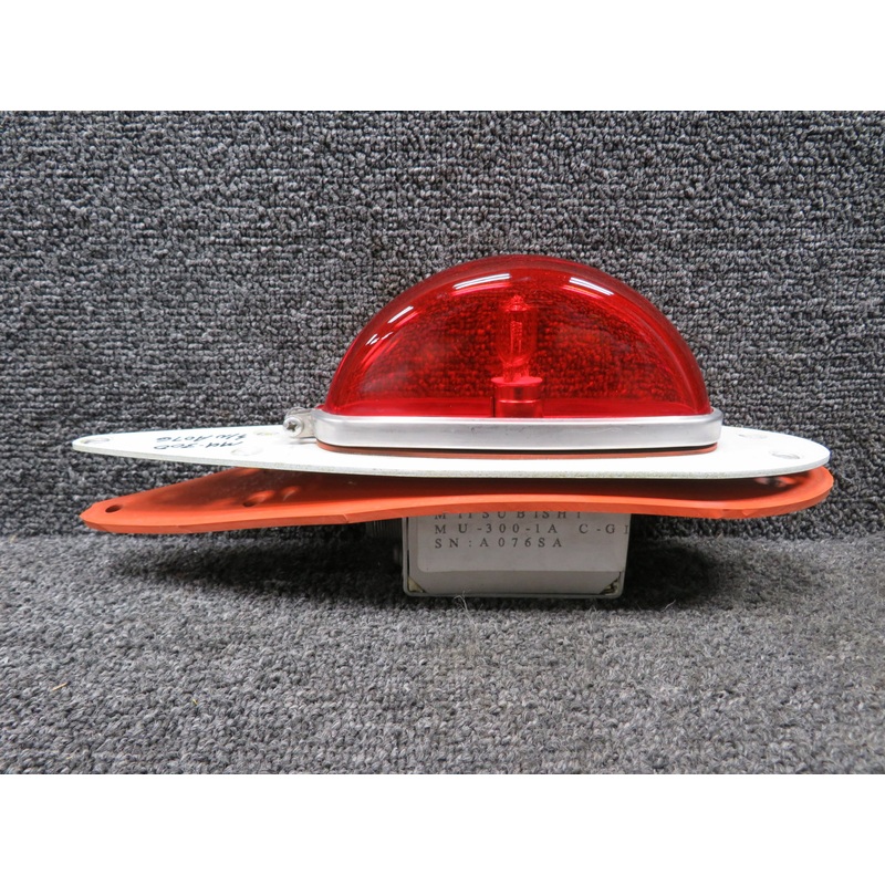 90033-5 Whelen Anti-Collision Light (28V)