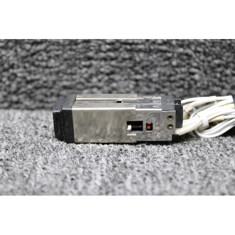 99-230-6E1-10451 Swearingen SA226-T(B) Annunciator Light Switch (R Nav, APP XTK)