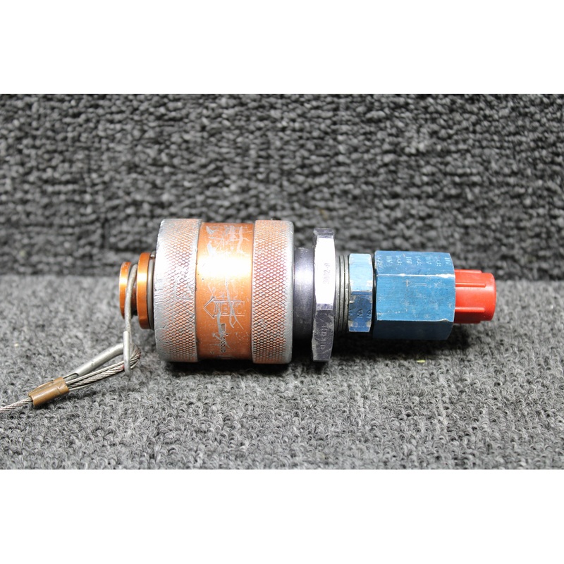 3207-8, 3205-8 Swearingen SA226-T(B) Hydraulic Line Cap and Adapter Assembly