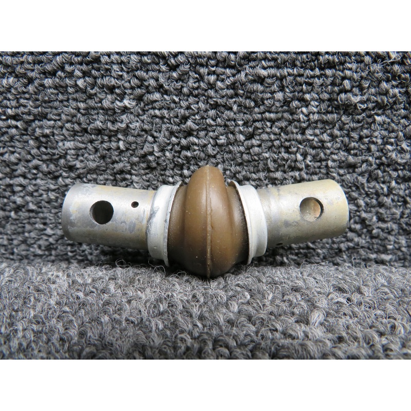 MS20271B10 Beechcraft B23 Control Wheel Shaft Universal Joint (Dented)