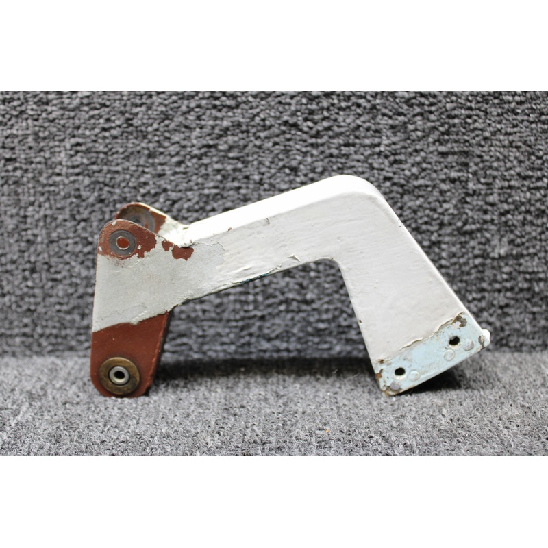 27-55001-134 Swearingen SA226-T(B) Main Gear Door Hinge Aft RH