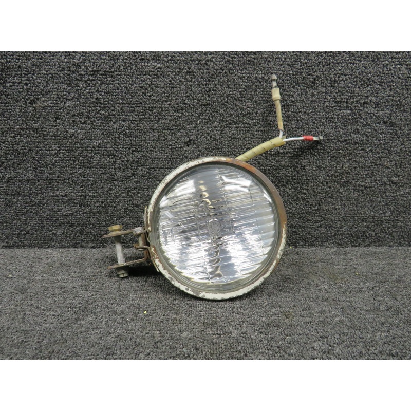 AN3176-1 Beechcraft 99 Taxi Light Assembly (Dented)