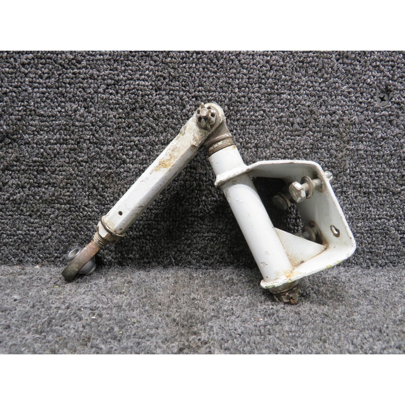 99-820024 Beechcraft King Air 200 Nose Gear Door Actuator Bracket Assembly