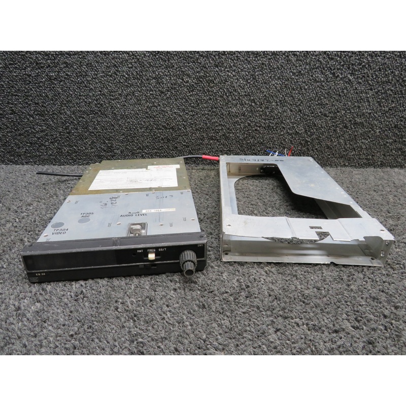 066-1088-00 Bendix King KN64 DME Unit with Tray (Volts: 14-28)